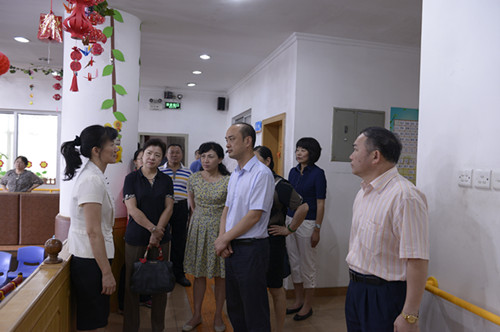 中残联调研组考察黄埔区残疾人康复中心