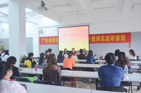 图为活动现场